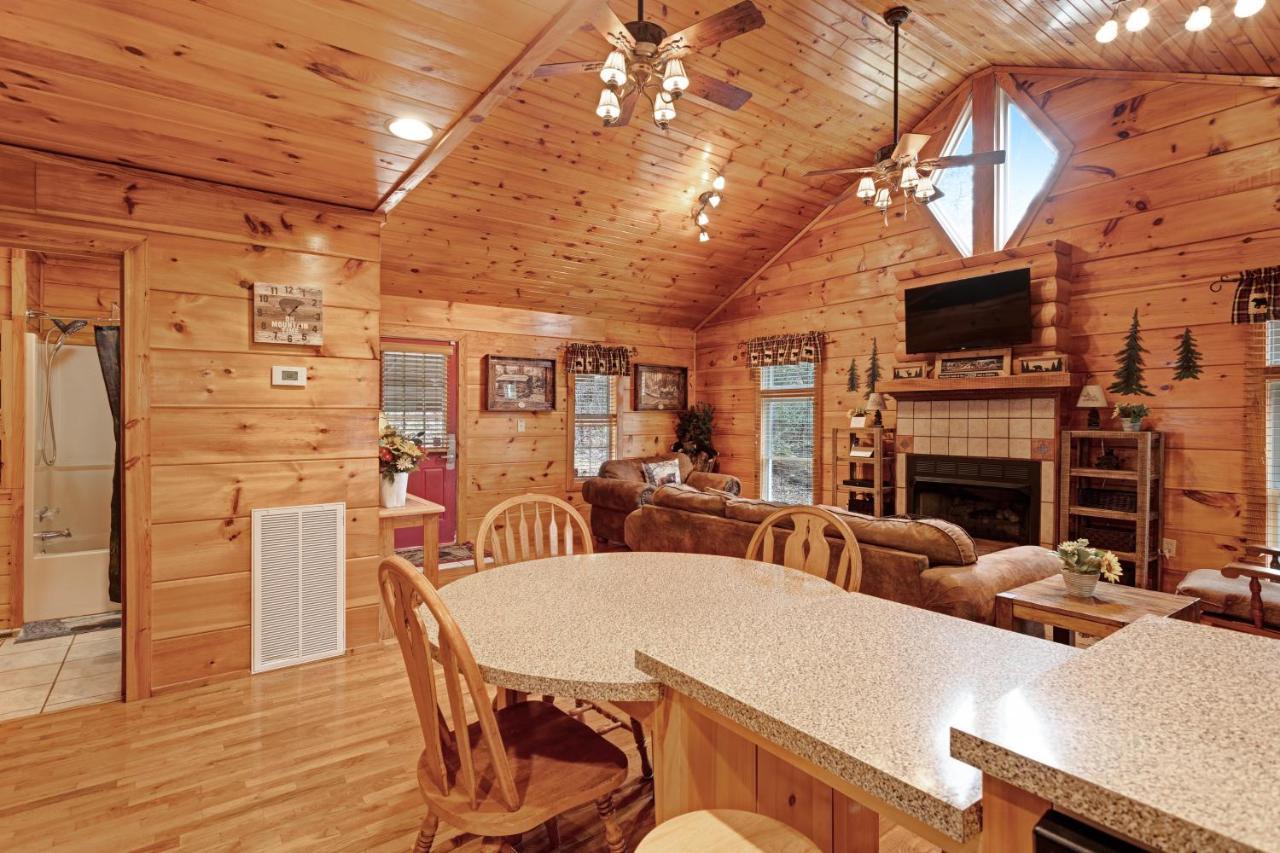 Tranquility Villa Pigeon Forge Esterno foto